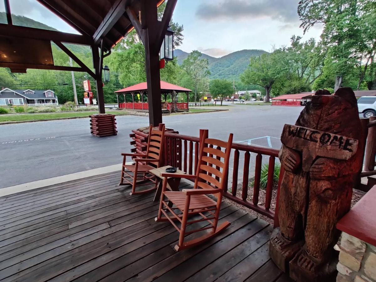 Hotel Smoky Falls 3*